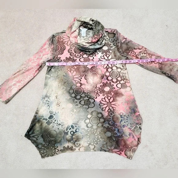 Womans Muliples Oversized Pull Over Tunic Size S with Detachable Scarf Colorful - Picture 9 of 10